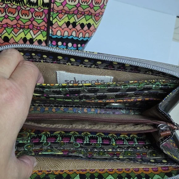 Sakroots Colorful Patterned Elephant Tote Bag with Matching Wallet - Picture 11 of 14